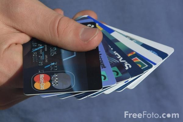 04_17_1-credit-cards_web.jpg