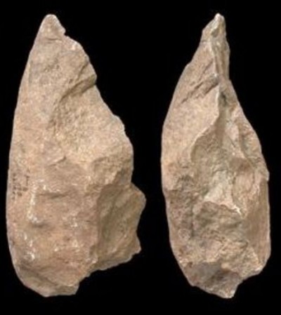 les-plus-anciennes-haches-de-pierre-decouvertes-en-afrique-credits-p-j-texier-mpk-wtap_32912_w460.jpg