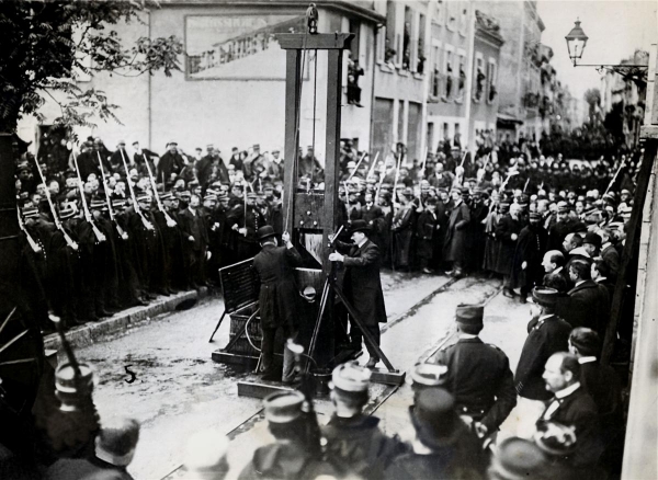 La guillotine,la prison, l'administration rationnelle, l'usine,Enzo Traverso,Hannah Arendt, Sylvain Métafiot, Le Comptoir, L’industrie de la terreur, aux origines du nazisme,totalitarismes,